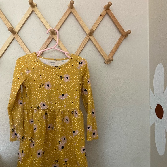 Carters 4T summer dress. Like new condition - Picture 2 of 4